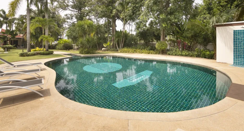 Haus zum Kauf mit 9 Zimmer in Sattahip, Chonburi