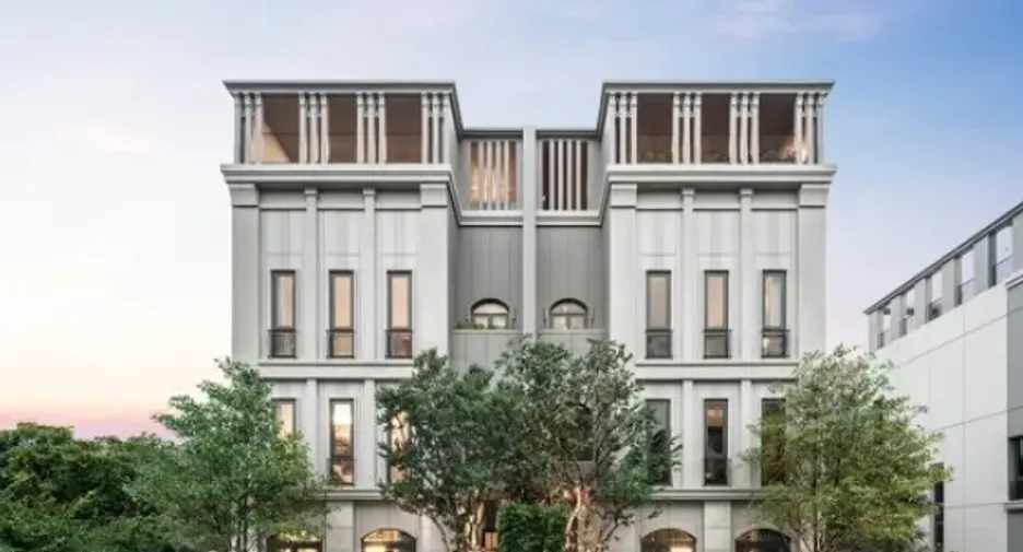 For sale 3 bedrooms townhouse in Phaya Thai, Bangkok