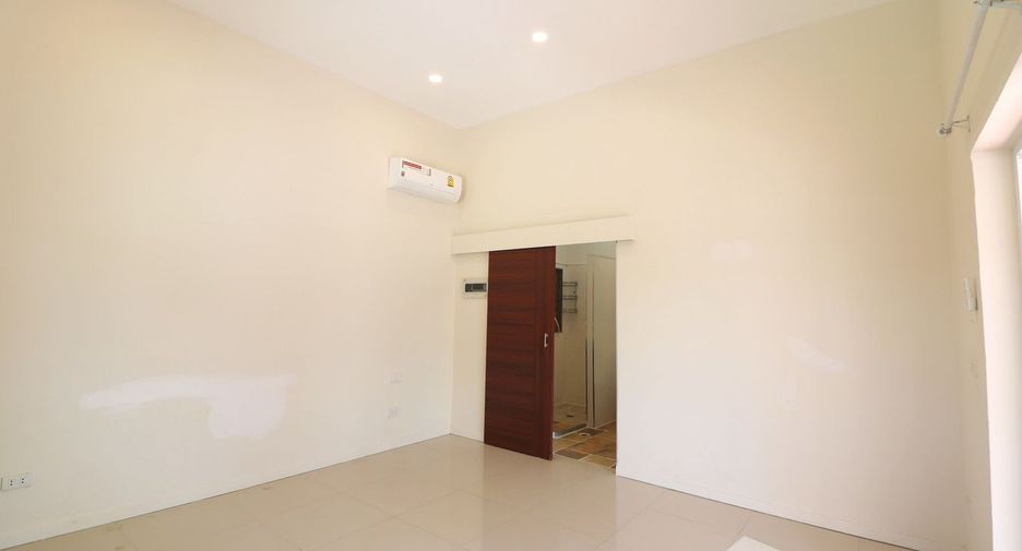 For sale 4 bedrooms house in Mueang Udon Thani, Udon Thani