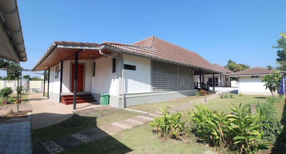 For sale 4 bedrooms house in Mueang Udon Thani, Udon Thani