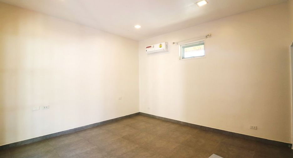 For sale 4 bedrooms house in Mueang Udon Thani, Udon Thani