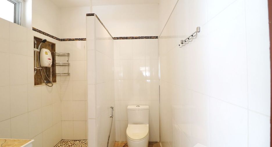For sale 4 bedrooms house in Mueang Udon Thani, Udon Thani