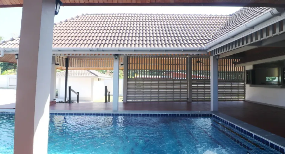 For sale 4 bedrooms house in Mueang Udon Thani, Udon Thani