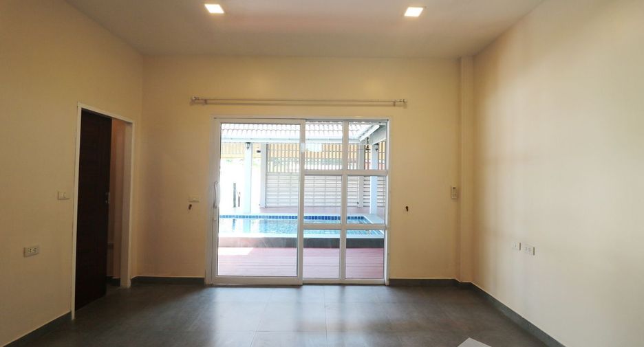 For sale 4 bedrooms house in Mueang Udon Thani, Udon Thani