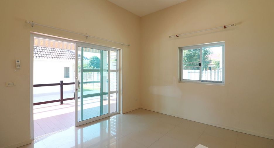 For sale 4 bedrooms house in Mueang Udon Thani, Udon Thani