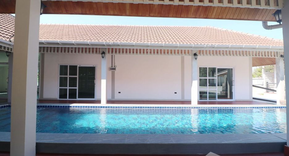 For sale 4 bedrooms house in Mueang Udon Thani, Udon Thani