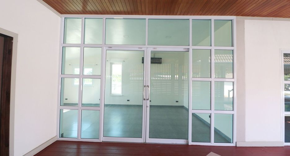 For sale 4 bedrooms house in Mueang Udon Thani, Udon Thani