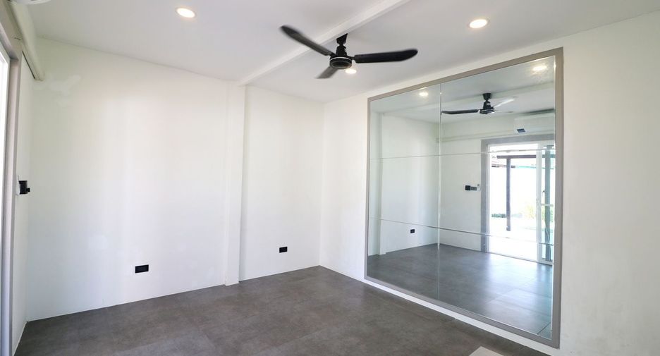 出售 4 卧室 独立屋 在 Mueang Udon Thani, Udon Thani