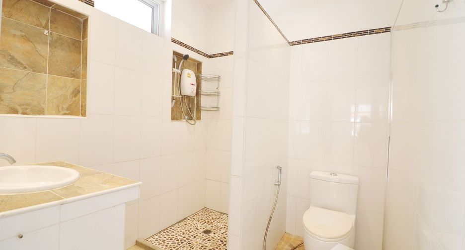 For sale 4 bedrooms house in Mueang Udon Thani, Udon Thani