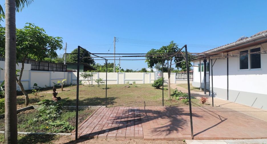 For sale 4 bedrooms house in Mueang Udon Thani, Udon Thani