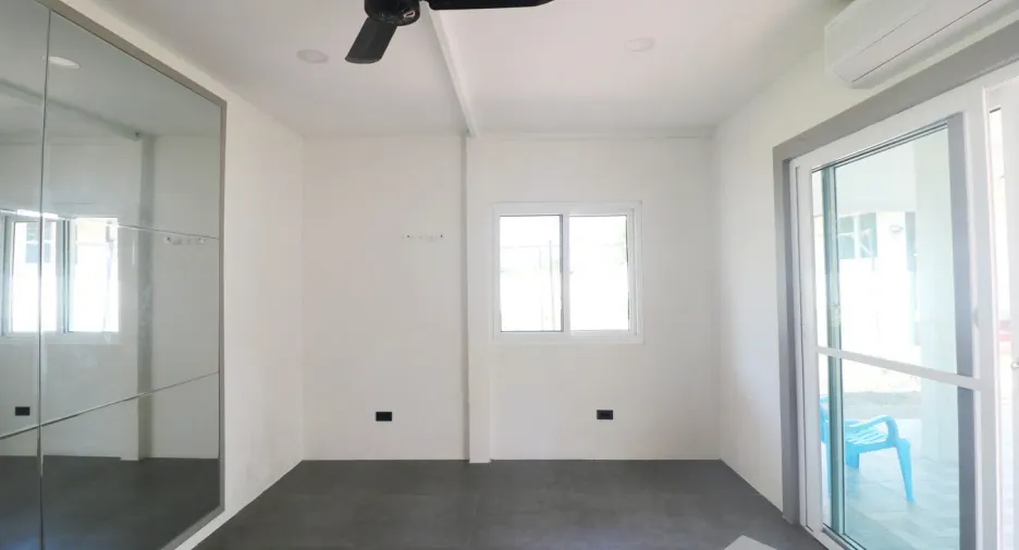 For sale 4 bedrooms house in Mueang Udon Thani, Udon Thani
