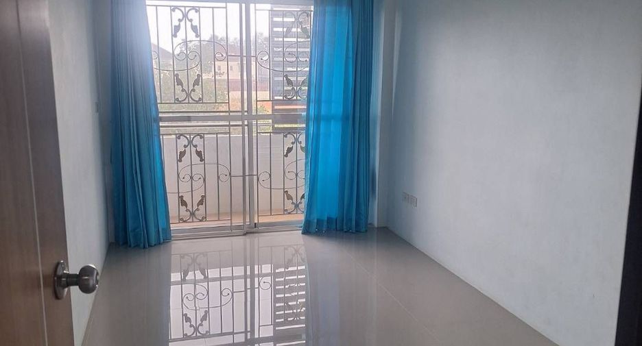 Casa adosada en alquiler de 3 habitaciones en Mueang Krabi, Krabi