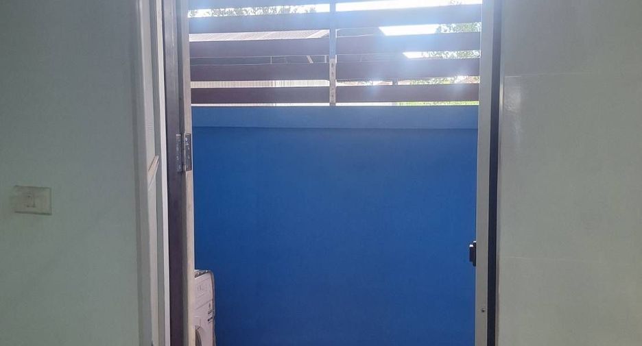 For rent 3 bedrooms townhouse in Mueang Krabi, Krabi