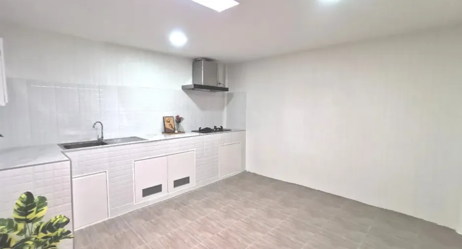 For sale 2 bedrooms townhouse in Khlong Sam Wa, Bangkok