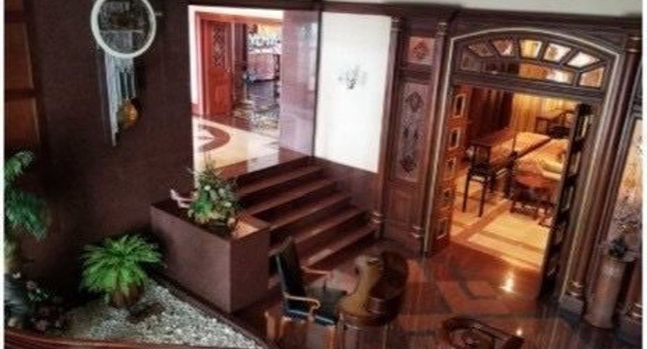 For sale 5 bedrooms condo in Wang Thonglang, Bangkok