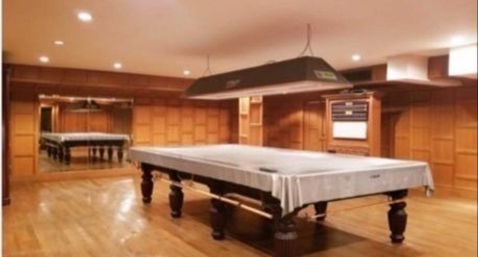 For sale 5 bedrooms condo in Wang Thonglang, Bangkok