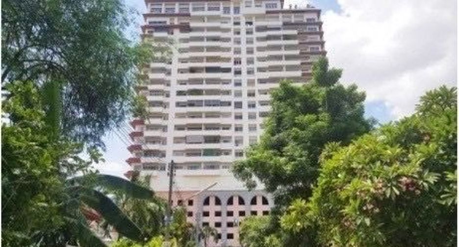 For sale 5 bedrooms condo in Wang Thonglang, Bangkok