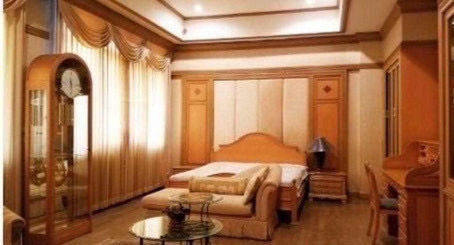 For sale 5 bedrooms condo in Wang Thonglang, Bangkok