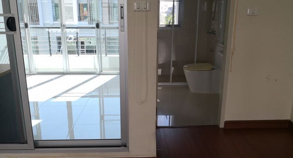 Reihenhaus zum Kauf und zur Miete mit 3 Zimmer in Prawet, Bangkok