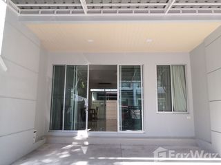Reihenhaus zum Kauf und zur Miete mit 3 Zimmer in Prawet, Bangkok