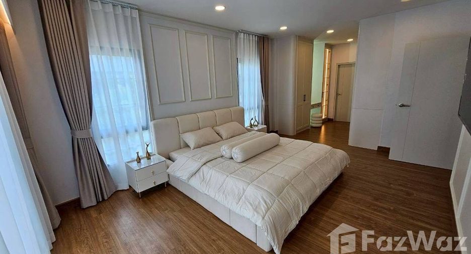 Casa en venta y en alquiler de 4 habitaciones en Bang Phli, Samut Prakan