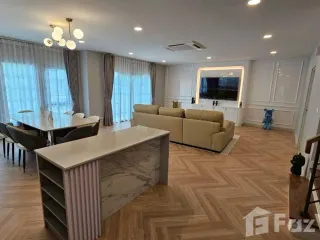 Casa en venta y en alquiler de 4 habitaciones en Bang Phli, Samut Prakan