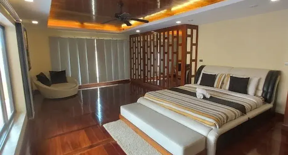Haus zum Kauf mit 4 Zimmer in Sattahip, Chonburi