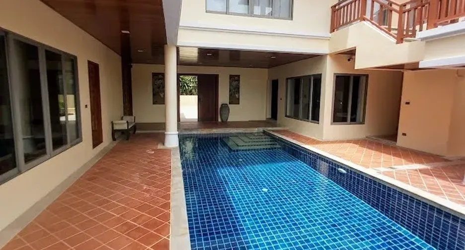 Haus zum Kauf mit 4 Zimmer in Sattahip, Chonburi