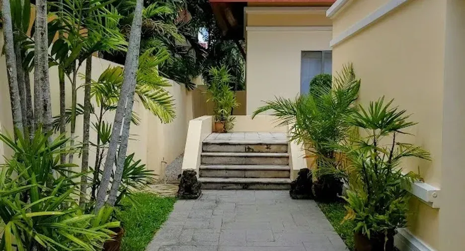 Haus zum Kauf mit 4 Zimmer in Sattahip, Chonburi