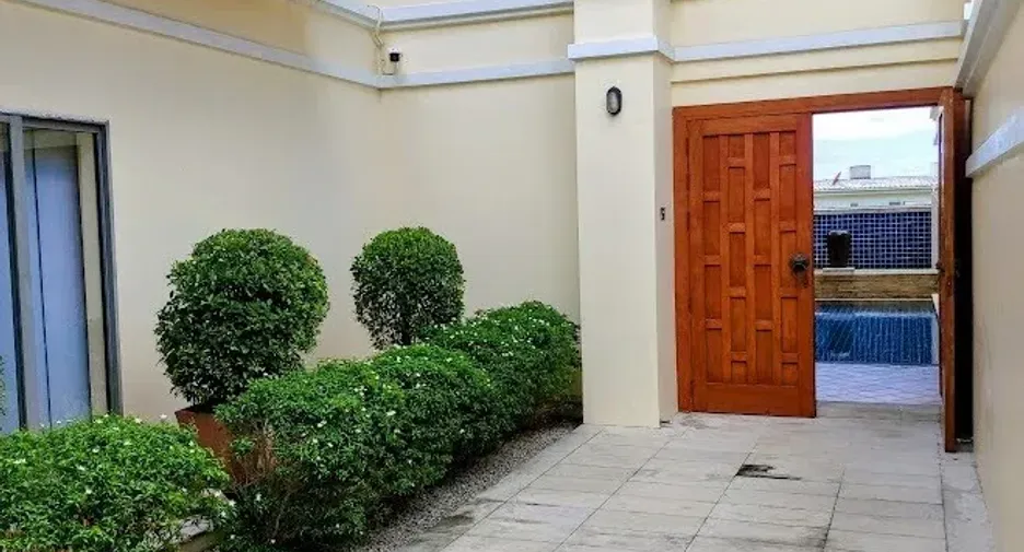 Haus zum Kauf mit 4 Zimmer in Sattahip, Chonburi