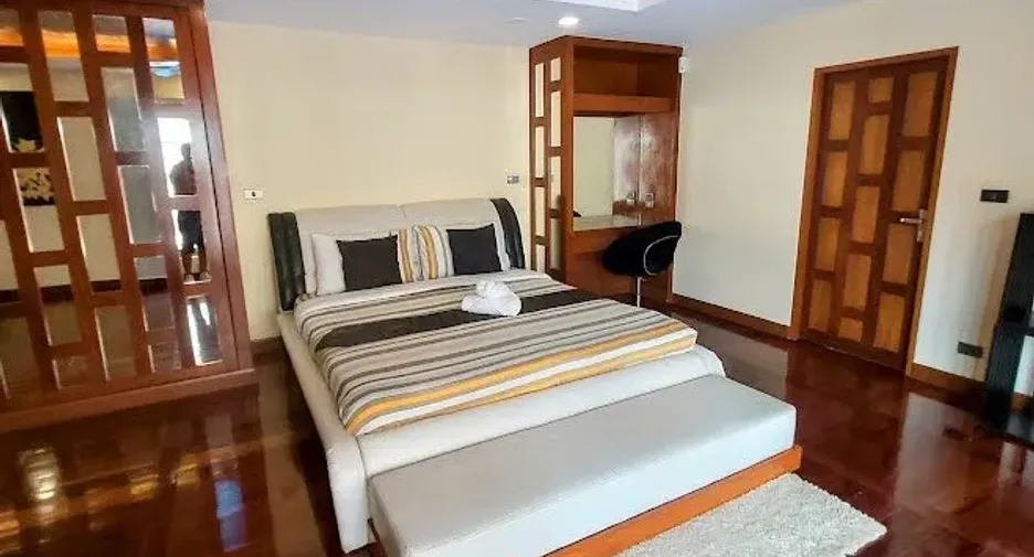 Haus zum Kauf mit 4 Zimmer in Sattahip, Chonburi