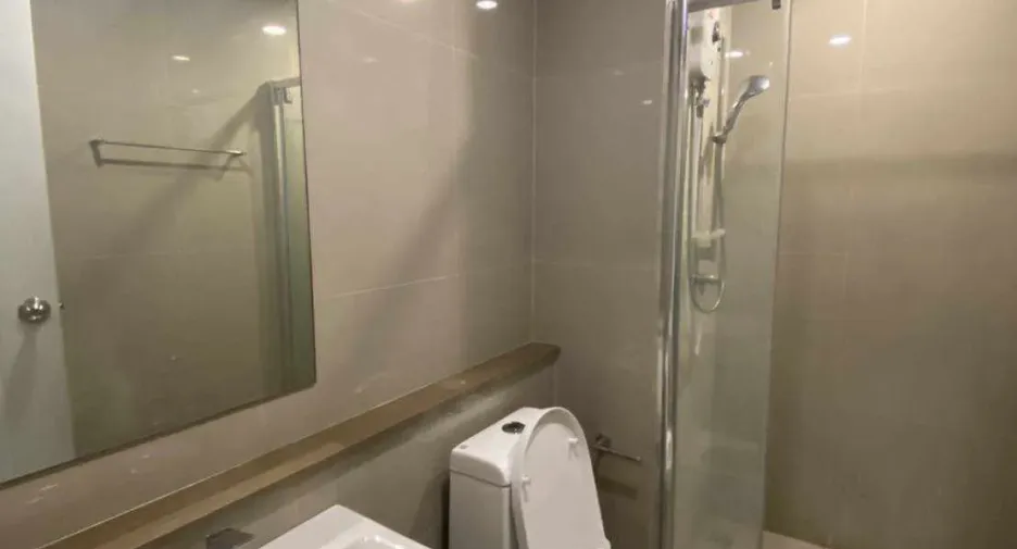 For sale and for rent 1 bed condo in Watthana, Bangkok