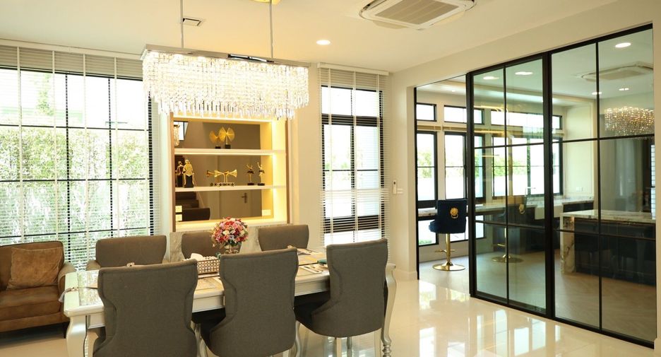 Villa en venta y en alquiler de 5 habitaciones en Saphan Sung, Bangkok