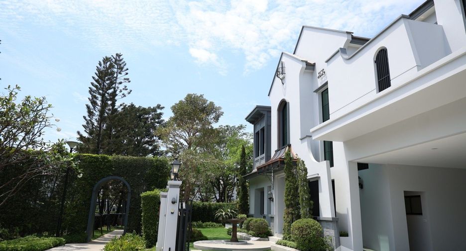 Villa en venta y en alquiler de 5 habitaciones en Saphan Sung, Bangkok
