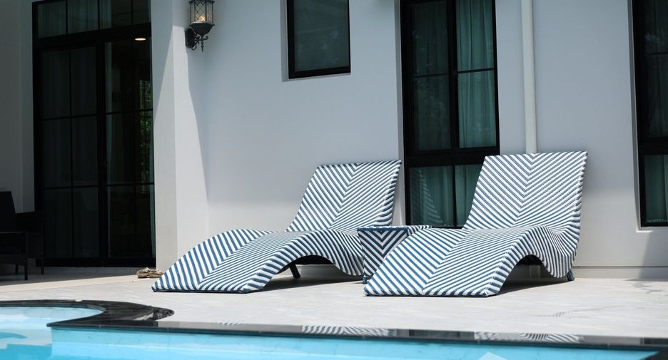 Villa en venta y en alquiler de 5 habitaciones en Saphan Sung, Bangkok