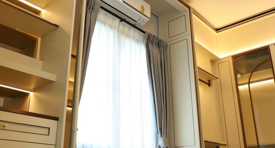 Villa en venta y en alquiler de 5 habitaciones en Saphan Sung, Bangkok