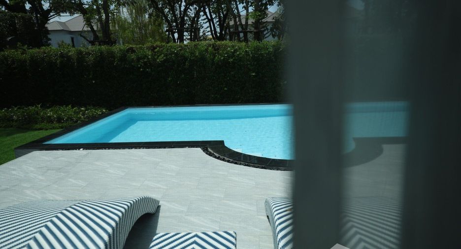 Villa en venta y en alquiler de 5 habitaciones en Saphan Sung, Bangkok