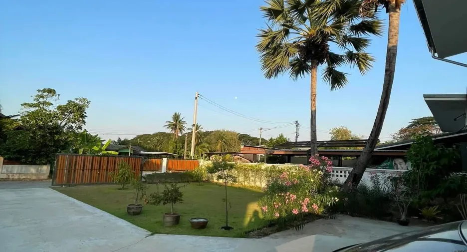 For sale 4 ベッドルーム house in Nakhon Chai Si, Nakhon Pathom