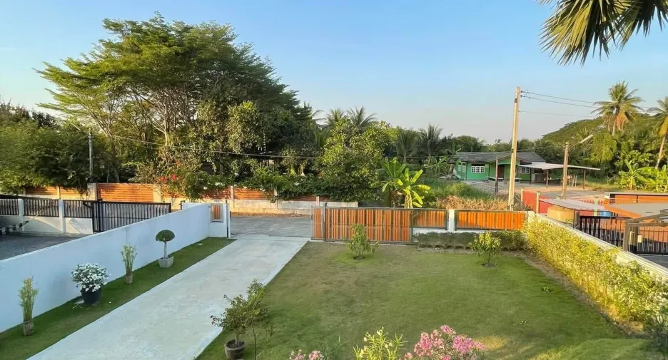 For sale 4 ベッドルーム house in Nakhon Chai Si, Nakhon Pathom