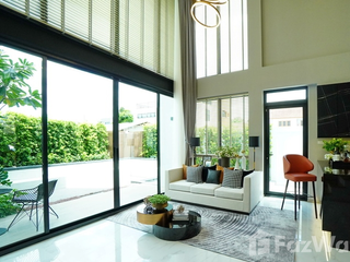 For sale 3 bedrooms townhouse in Lat Phrao, Bangkok