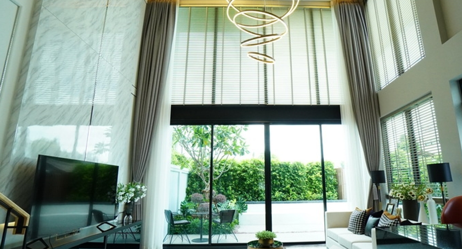For sale 3 bedrooms townhouse in Lat Phrao, Bangkok