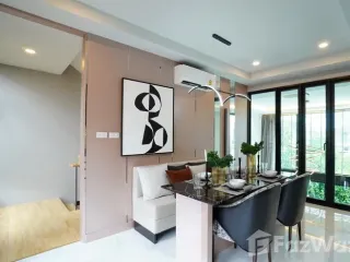 For sale 3 bedrooms townhouse in Lat Phrao, Bangkok