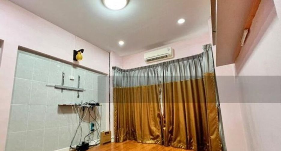 For sale 3 bedrooms townhouse in Bang Khen, Bangkok
