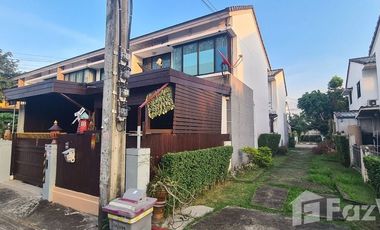 For sale 3 bedrooms townhouse in Bang Khen, Bangkok