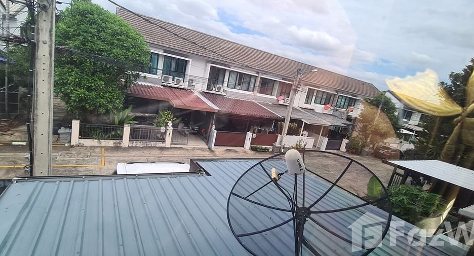 For sale 3 bedrooms townhouse in Bang Khen, Bangkok