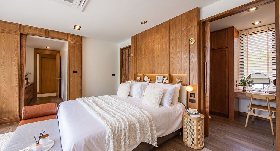 For sale 4 bedrooms villa in Mueang Phuket, Phuket