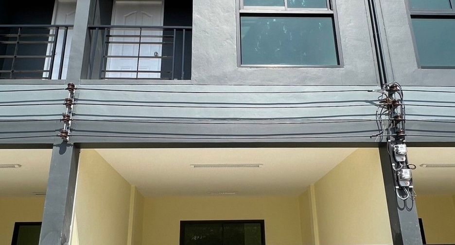 For sale 2 bedrooms townhouse in Sai Mai, Bangkok