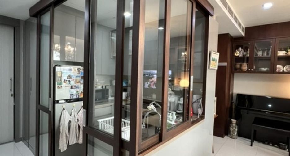 For sale 2 bedrooms condo in Bang Rak, Bangkok