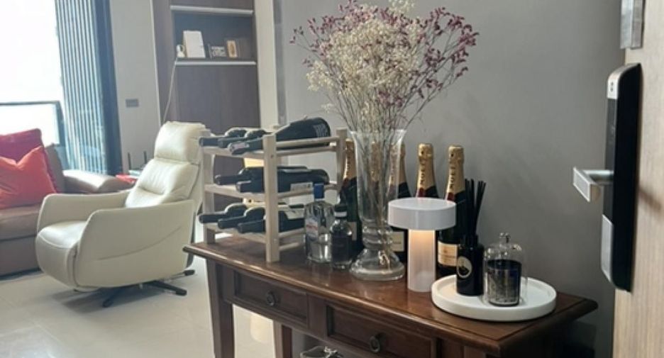 For sale 2 bedrooms condo in Bang Rak, Bangkok