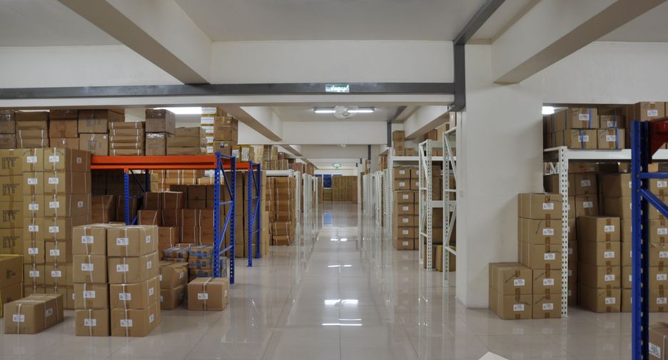 For sale 8 bedrooms retail Space in Khlong San, Bangkok